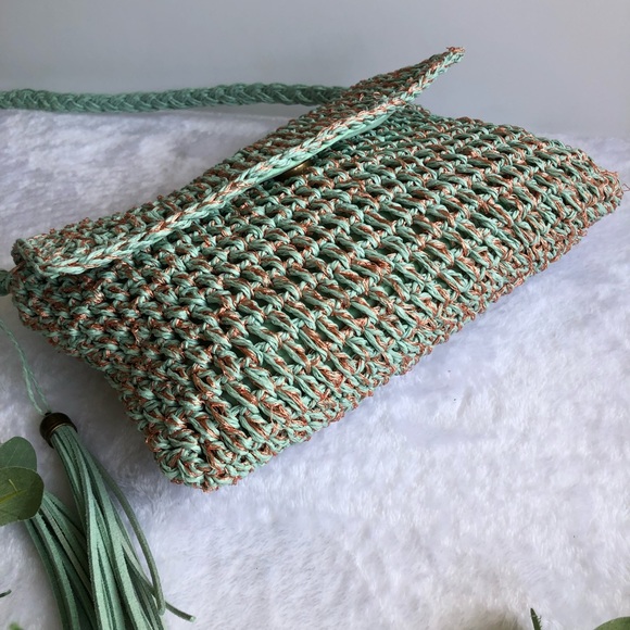 Sun ‘N’ Sand Woven Crossbody Bag - Picture 4 of 8